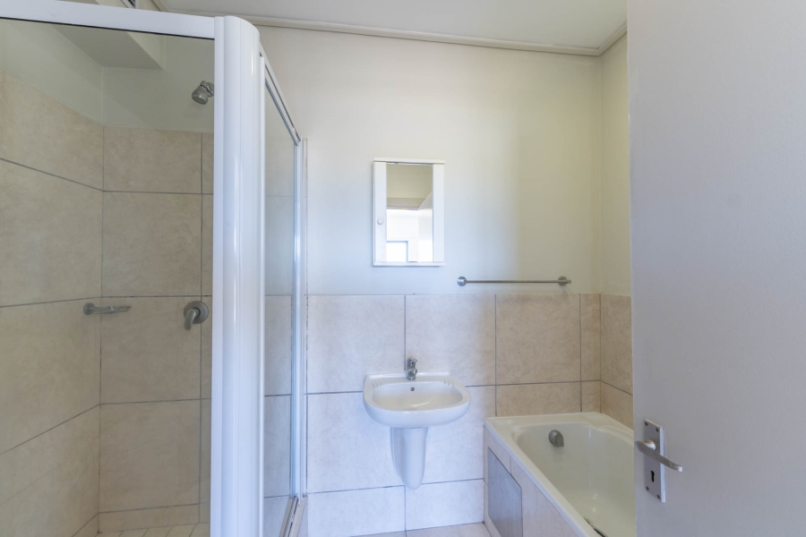 1 Bedroom Property for Sale in Royal Ascot Western Cape